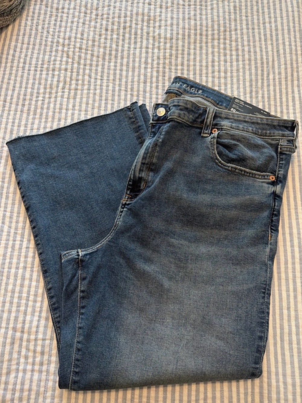 American Eagle Outfitters Women's Dark Blue Cropped Jeans